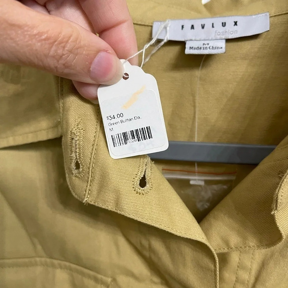 Women’s Mustard Yellow Favlux Cropped Shirt Jacket Button Up Medium NWT - Picture 3 of 5